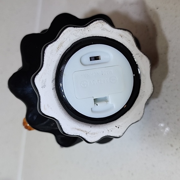 Lighted Black Tree with orange and purple Ornaments New no tags. - Picture 5 of 5